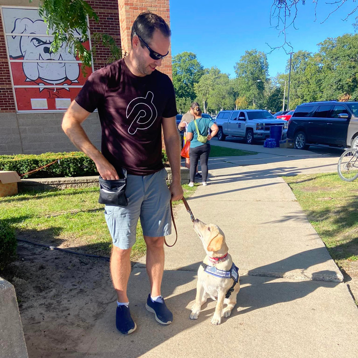 leader dog meeting peach festival runners