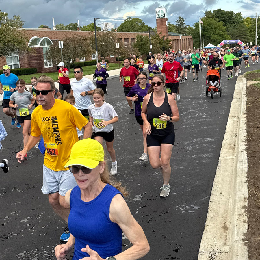 group of runners